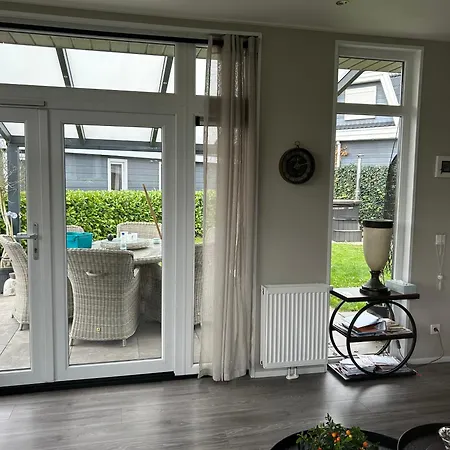 Moderne Met Hottub Üdülőpark Lathum