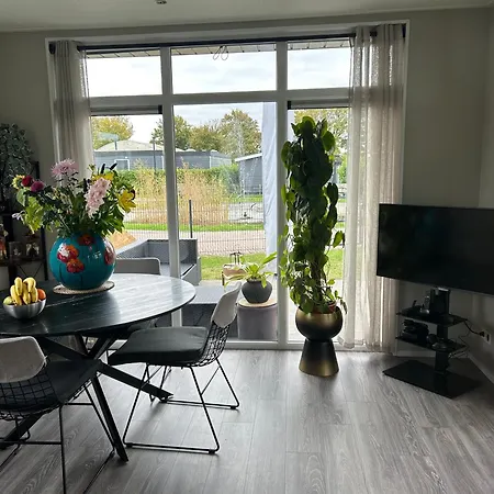 Moderne Met Hottub Üdülőpark Lathum