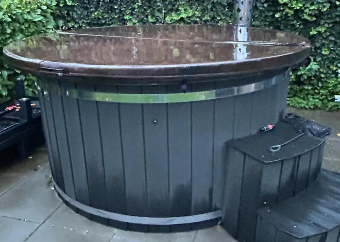 Vakantiepark Moderne Met Hottub Lathum