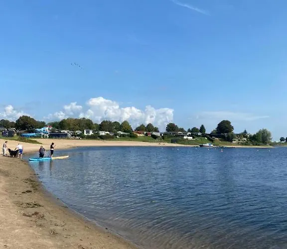 Moderne Met Hottub * Lathum