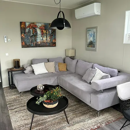 Moderne Met Hottub Holiday park Lathum