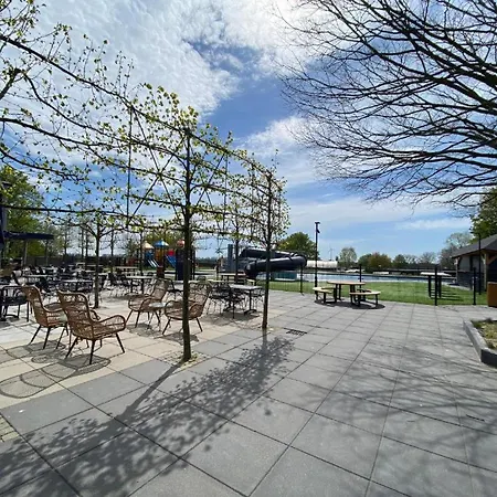 Moderne Met Hottub * Lathum