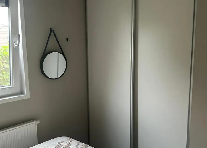 Moderne Met Hottub * Lathum